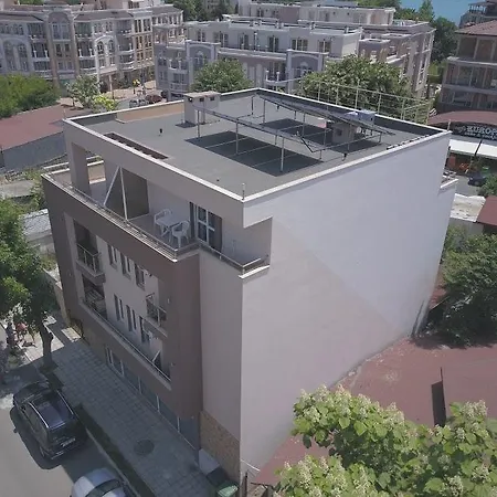 فندق Ivatea Family