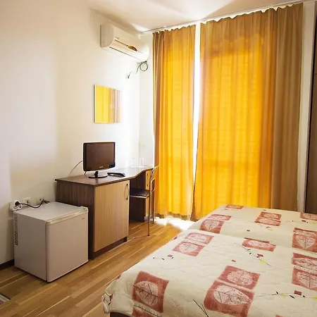 Ivatea Family فندق 2*