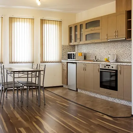 فندق Ivatea Family