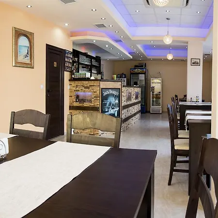 فندق Ivatea Family