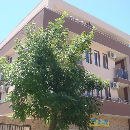 فندق Ivatea Family