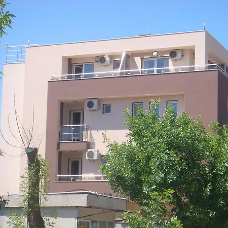 Ivatea Family فندق 2*