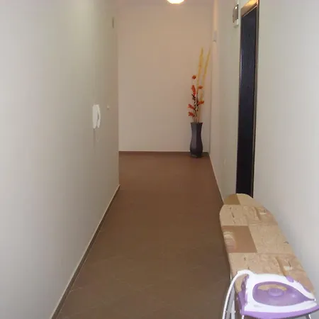 فندق Ivatea Family رافدا