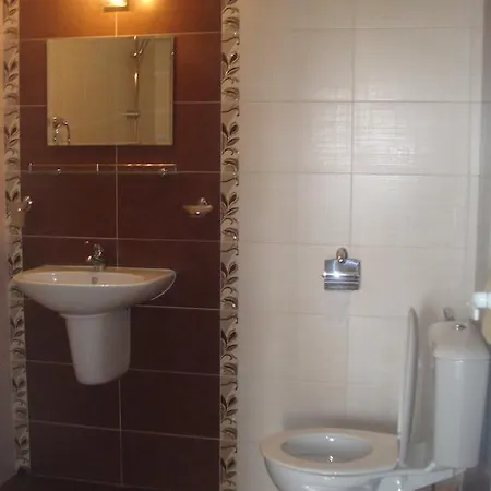 فندق Ivatea Family