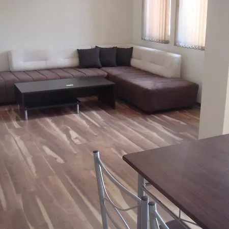 Ivatea Family فندق رافدا