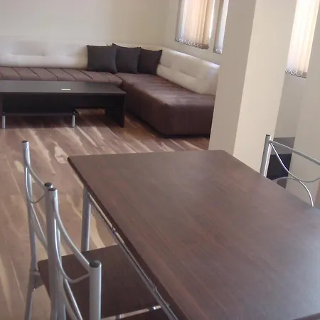 فندق Ivatea Family رافدا