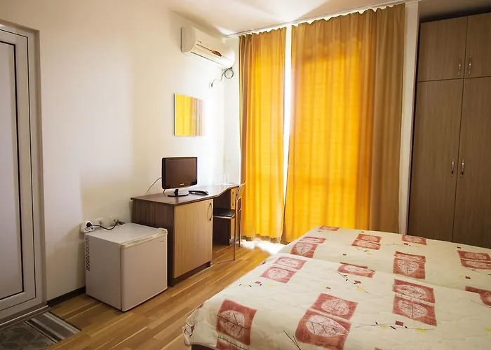 Ivatea Family Hotel 2*