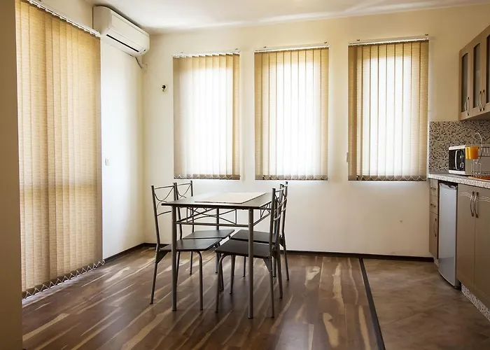 Ξενοδοχείο Ivatea Family